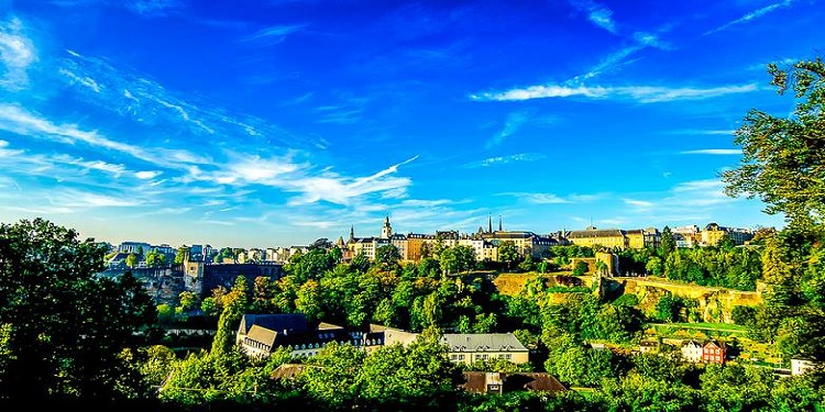 4859 € prosečna mesečna potrošnja porodice u Luksemburgu